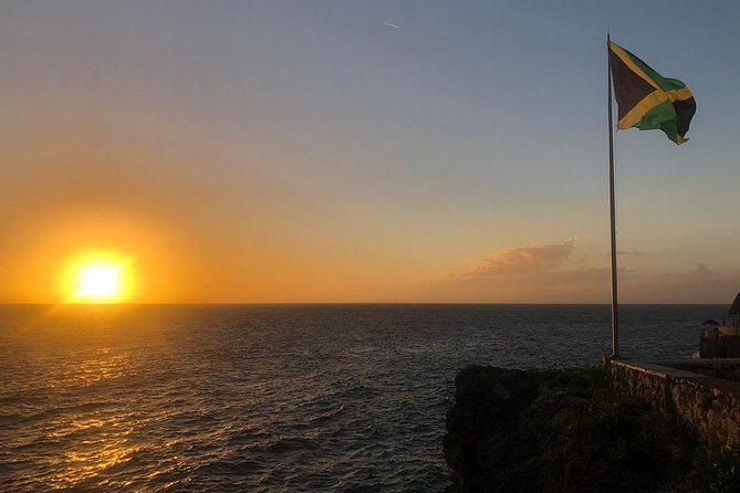 [PRIVATE] Negril Sightseeing Tour with RickS Cafe Cliff Diving - Rutland Point Craft Centre and the art of browsing