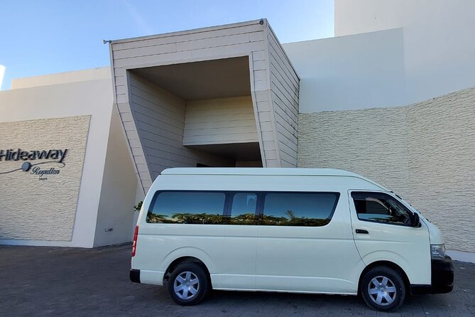 Private Round Trip Airport Transfer from Montego Bay to Negril - Leaving Sangster International Airport without the taxi line