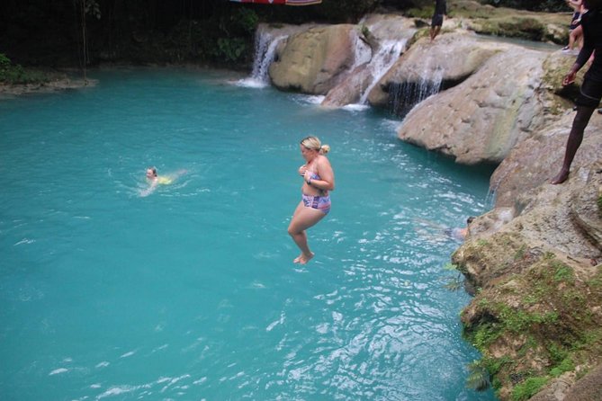 Private Tour From Ocho Rios To Blue Hole Secret Falls and Shopping - Shopping after the falls