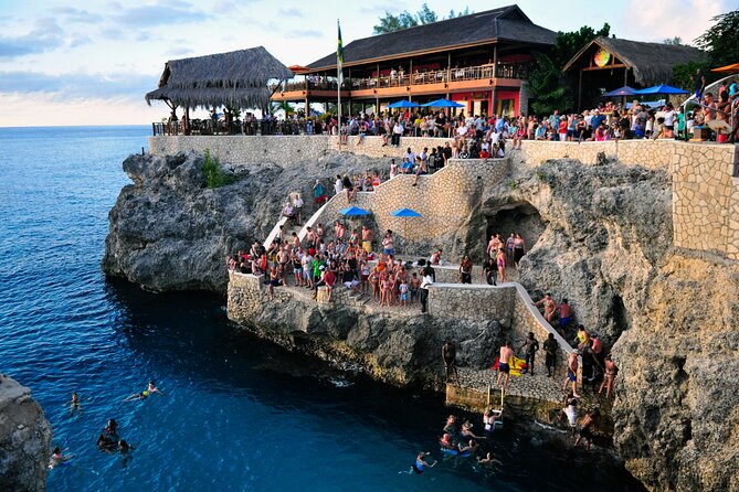 Private Tour of Negril Beach and Sunset at Ricks Cafe - What the private transport adds to the day