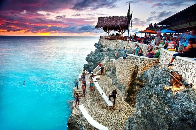 Private Transfer Airport to Montego bay Hotels in Jamaica - Meeting Your Driver at the Jamaican Airport