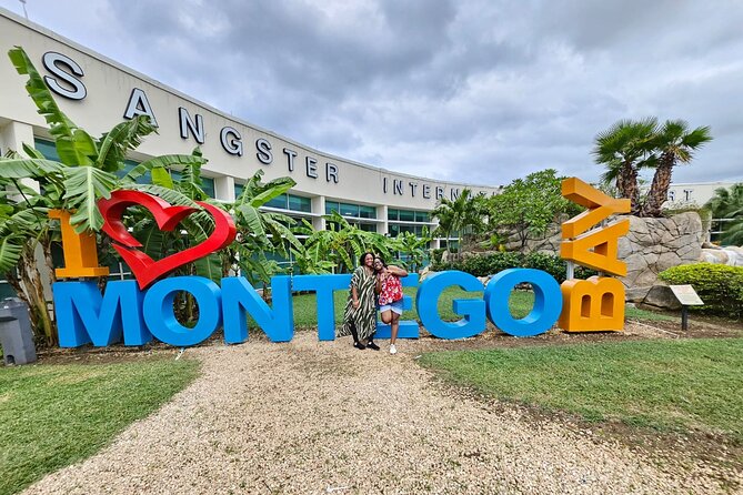 Private Transfer From Montego Bay Airport to Hotels in MontegoBay - Meeting your representative after arrival