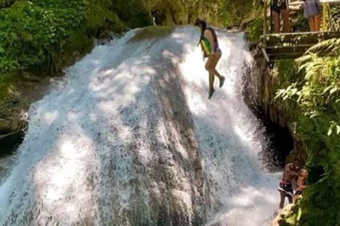 Private Transfer from Montego Bay to Dunns River Falls - Arriving at Dunn’s River Falls