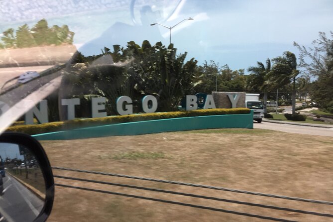 Private Transfer from Sangster Airport to Montego Bay Hotels - Welcome drinks make the arrival feel easier