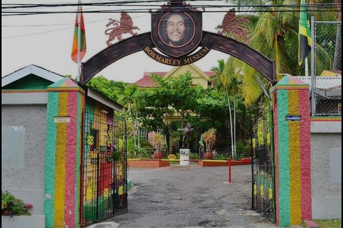 Private Transfers All Around Jamaica - The human side of the ride