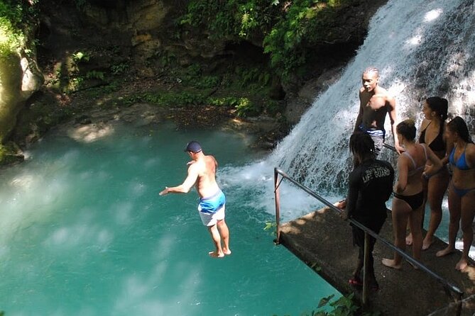 Private Transport to River Tubing or Rafting and Blue Hole combo - Bamboo rafting: Jamaica at a slower pace