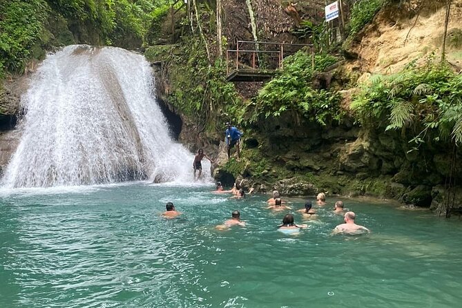 Private Transport to River Tubing or Rafting and Blue Hole combo - River tubing: a cooler, more active alternative