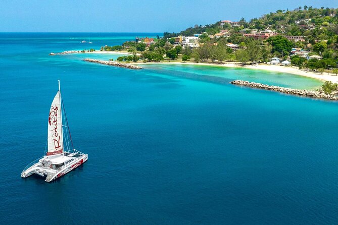 Reggae Catamaran and Snorkeling Open Bar Cruise Montego Bay - When the bar opens and the DJ takes over