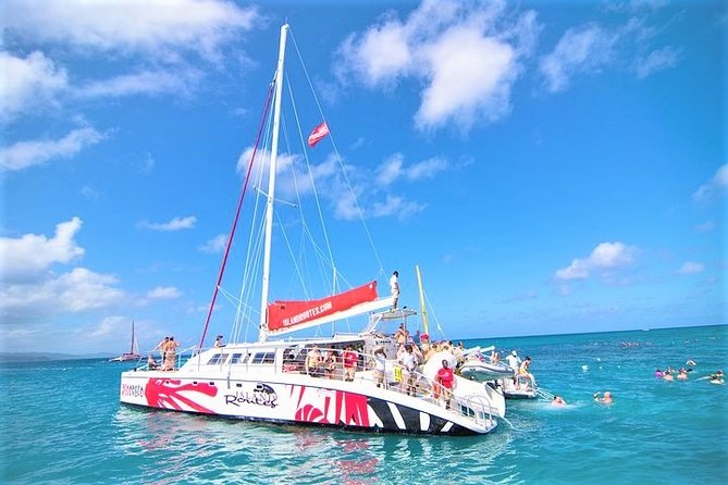 Reggae Catamaran and Snorkeling Open Bar Cruise Montego Bay - Crowding, comfort, and safety