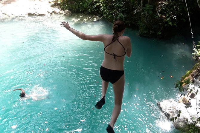 River Tubing and Blue Hole Private Tour from Ocho Rios - What the private guide adds