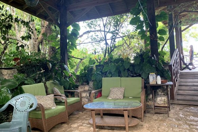 Rockland Bird Sanctuary and Hip-Strip Shopping - Why Rockland Bird Sanctuary makes a good short outing