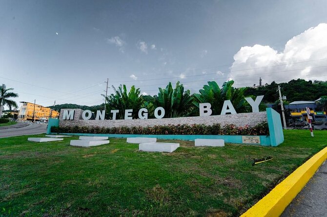 Round Trip Montego Bay Airport Taxi - Grand Palladium - A private 35-minute ride to Grand Palladium