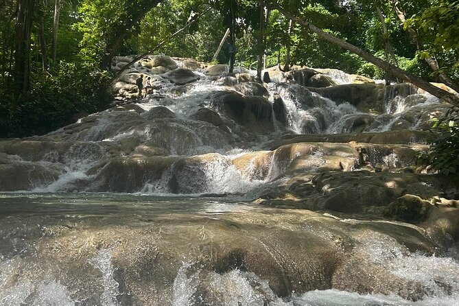 Round Trip Sangsters Montego Bay Airport to Ocho Rios transfers - How the ride can shape your first Jamaican day