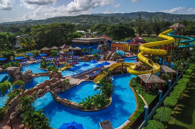 Runaway Bay Hotels Airport Transfer - What the ride is like from airport to resort