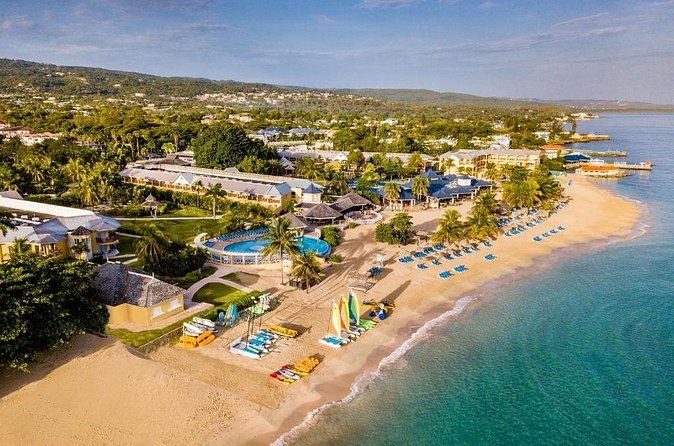 Runaway Bay Hotels Airport Transfer - Practical booking details to check before paying