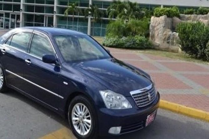 Runaway Bay Hotels Private Roundtrip Airport Transfer from Kingston Airport(KIN) - Booking details that can save you trouble