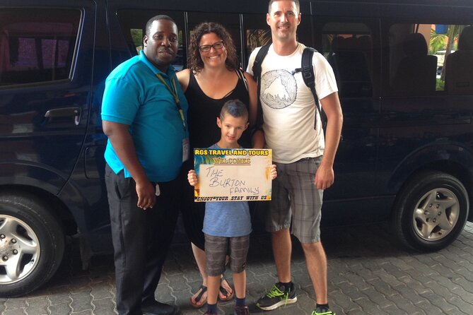 Sangster International Airport Private Transfer to Montego Bay - Choosing a private car or minivan