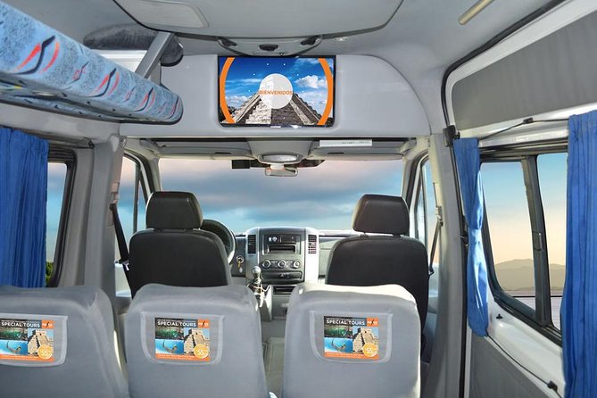 Shared Transfer: From/to Montego Bay International Airport - Hotel pickup across Jamaica