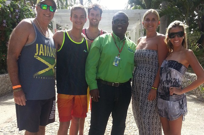 Silver Sands Private Airport Transfer - Comfort, participation, and vehicle access