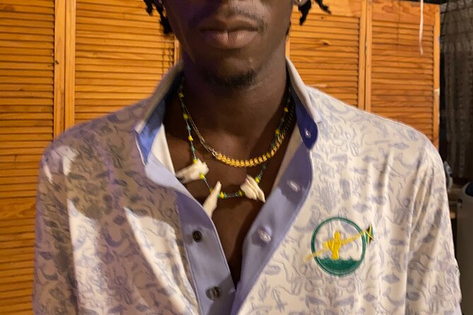 Souvenirs workshop A Mi Mek It! in Montego Bay Jamaica (FR & EN) - Goats, rabbits, ducks, and chickens