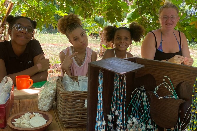Souvenirs workshop A Mi Mek It! in Montego Bay Jamaica (FR & EN) - What the three-hour schedule may feel like