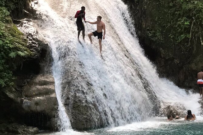 Transportation and Tour from Montego Bay to Blue Hole/Secret Falls - What the private format changes