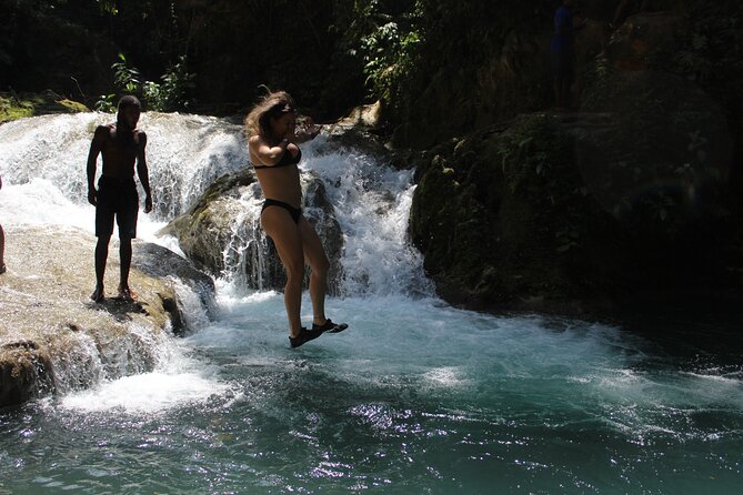 WATERFALL- Blue Hole Waterfall Adventure Swim and Rope Swing - Useful Planning Advice for the Water Stop